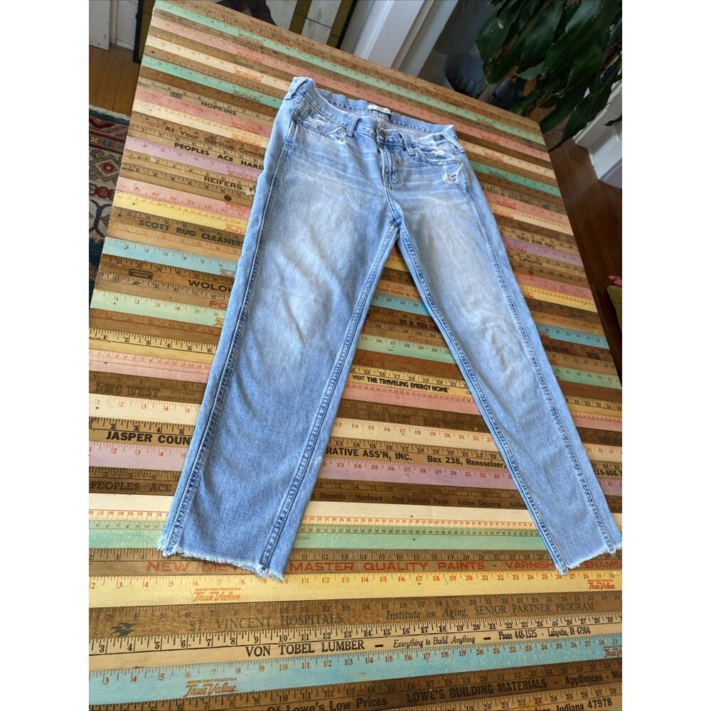 Hollister Size 5 Jean W27 Mid Rise Classic Denim Straight Distressed Light Wash - Picture 7 of 11